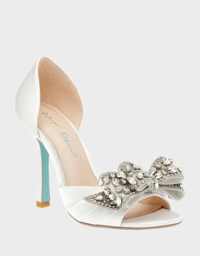 Betsey Johnson Women LANDN IVORY Ivory