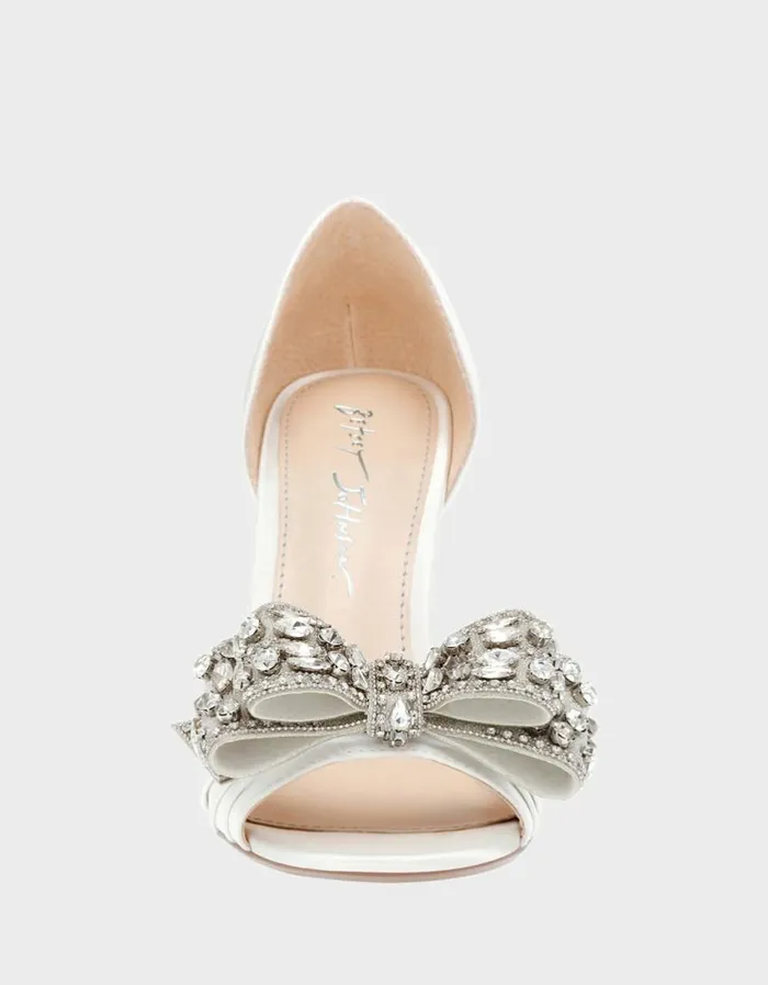 Betsey Johnson Women LANDN IVORY Ivory