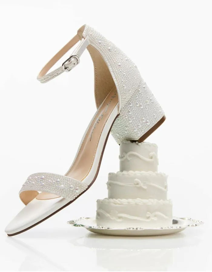 Betsey Johnson Women MARI IVORY Ivory