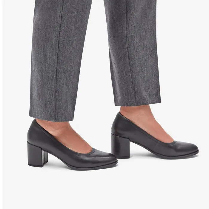Freva 55 Court Black Leather Women Clarks Dress Shoes