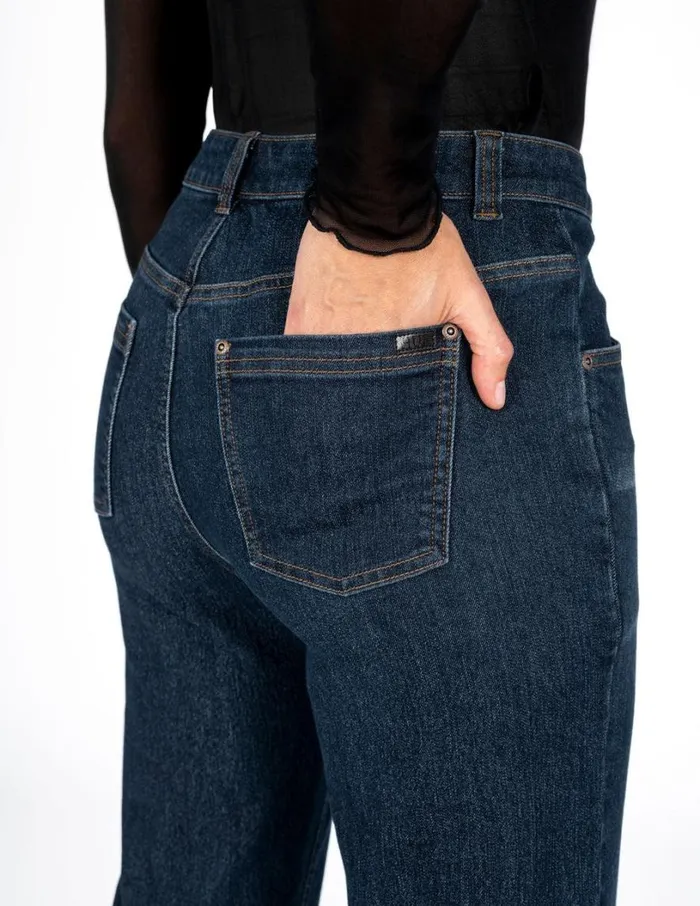 Hue Straight Leg Jeans Dark Rinse Wash Women Denim