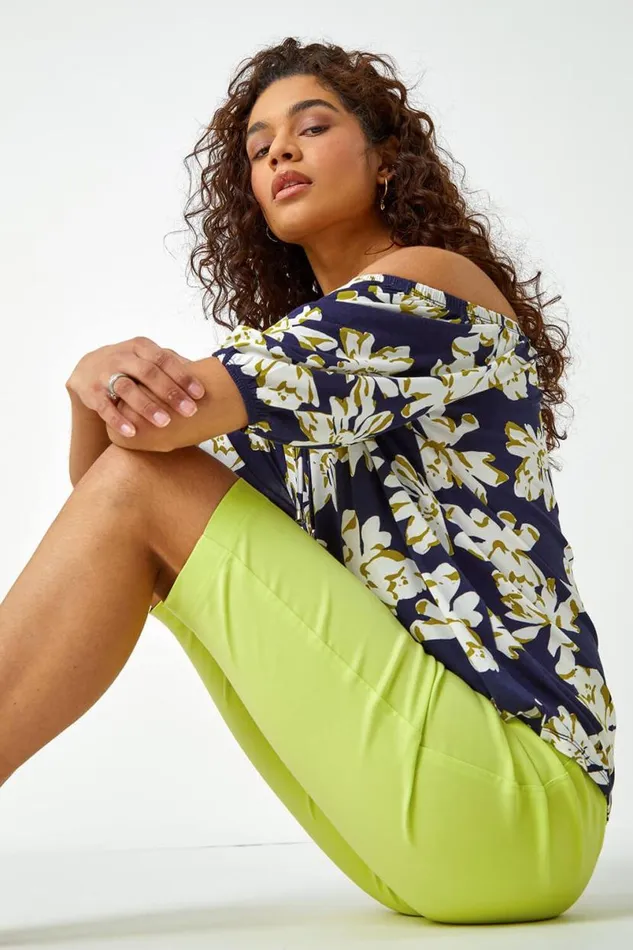 Lime Stretch Knee Length Elastic Waist Shorts Women Roman Trousers