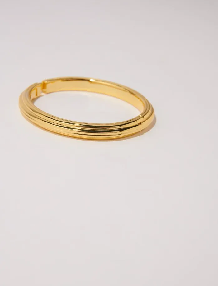 Maje Jewelry Womens Clover Bangle Bracelet Gold