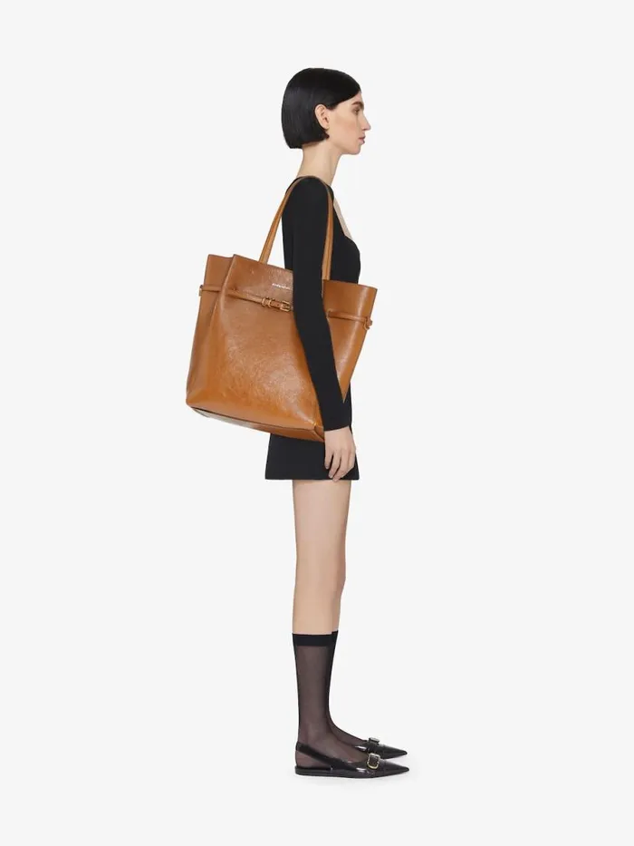 Medium Voyou Tote Bag In Leather Soft Tan Women Givenchy Shoulder Bags