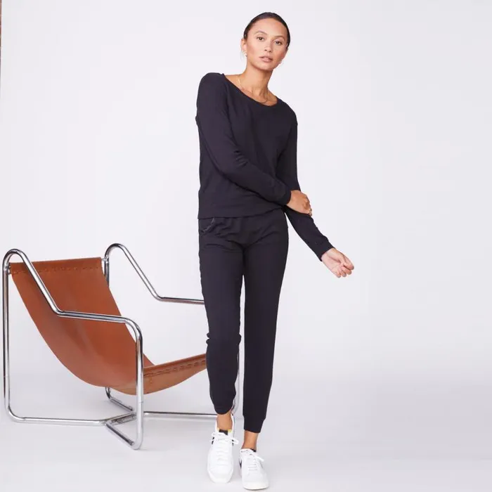 MONROW Sweatshirts Supersoft Crew Neck Sweatshirt Faded Black Color 8211 Women MONROW Sweatshirts Supersoft Crew Neck Sweatshirt Faded Black Color 8211 Women