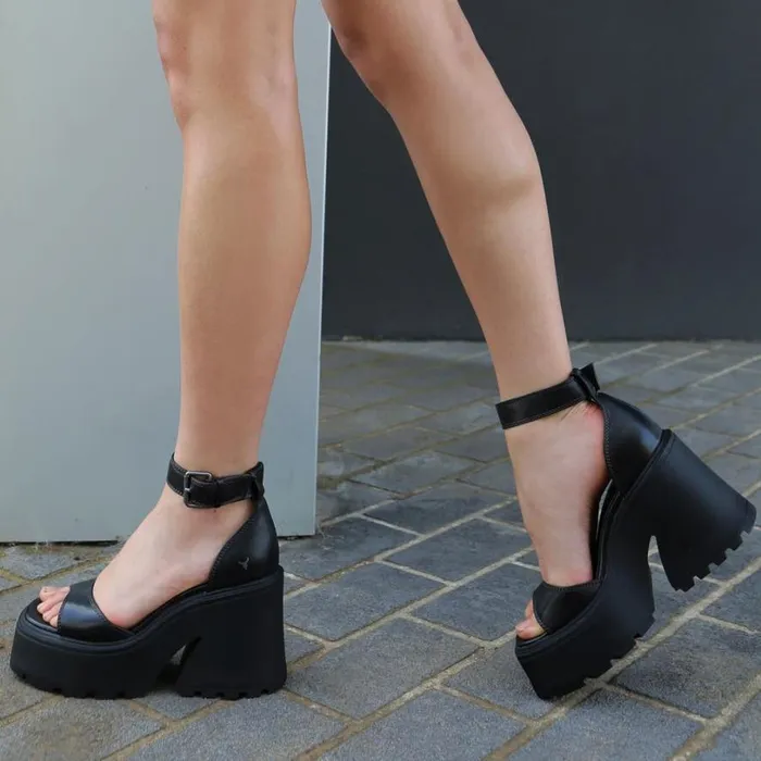 Platforms Women Windsor Smith FLAWS BLACK PLATFORM HEELS Platforms Women Windsor Smith FLAWS BLACK PLATFORM HEELS