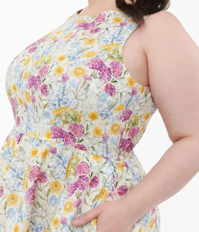 Retrolicious Plus Size 1950s Vintage Style Wildflower Cotton Swing Dress DressesPlus Unique Vintage Pocket Dresses
