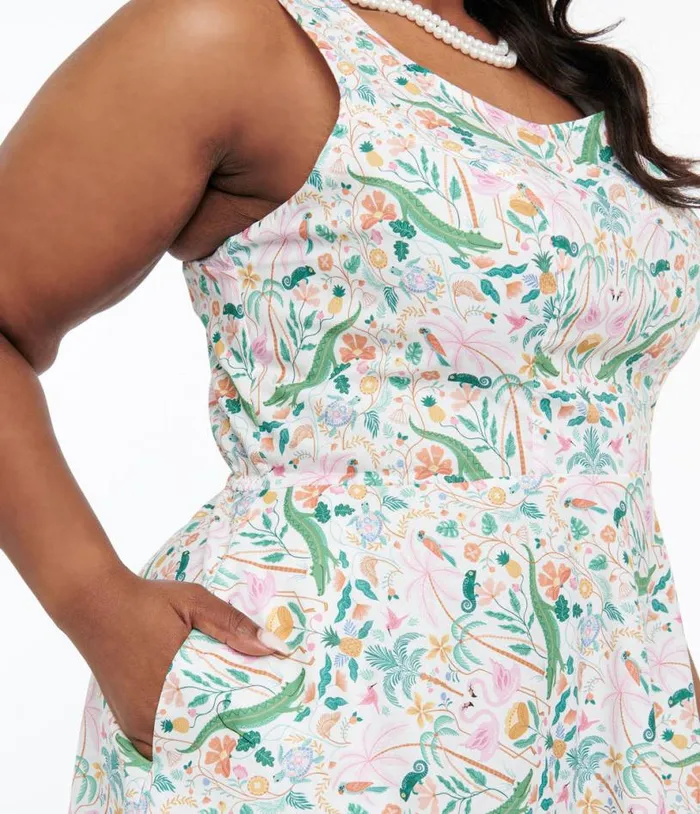 Retrolicious Plus Size 1950s White and Tropical Print Cotton Skater Dress Dresses Unique Vintage Pocket Dresses