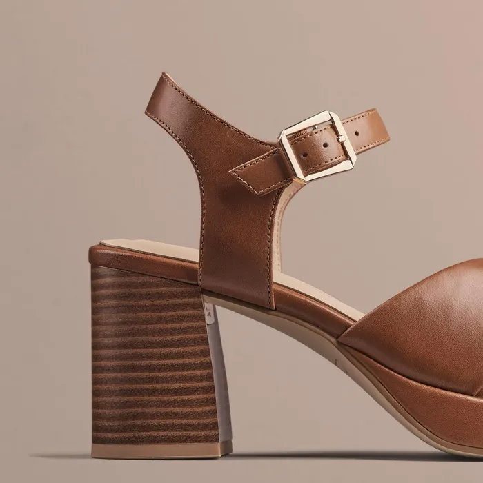 Ritzy 75 Rae Tan Leather Women Clarks Sandals and Flip Flops