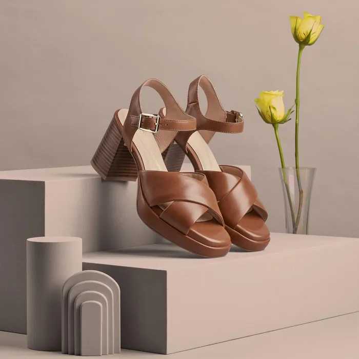 Ritzy 75 Rae Tan Leather Women Clarks Sandals and Flip Flops