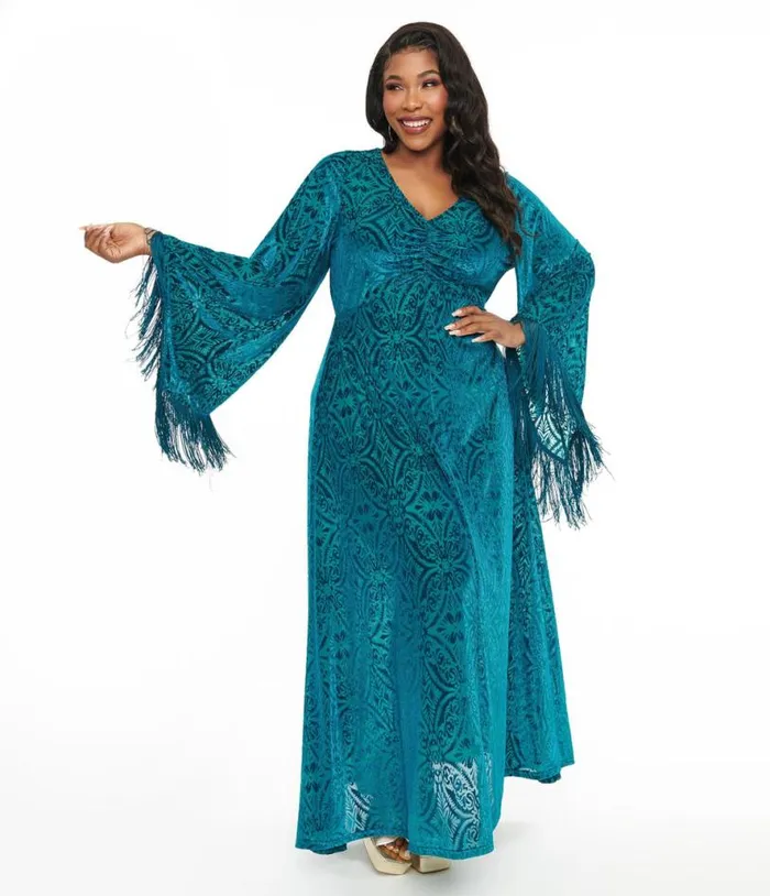 Smak Parlour Plus Size 1970s Teal Floral Fringe Sleeve Maxi Dress DressesPlus Unique Vintage Midi and Maxi Smak Parlour Plus Size 1970s Teal Floral Fringe Sleeve Maxi Dress DressesPlus Unique Vintage Midi and Maxi