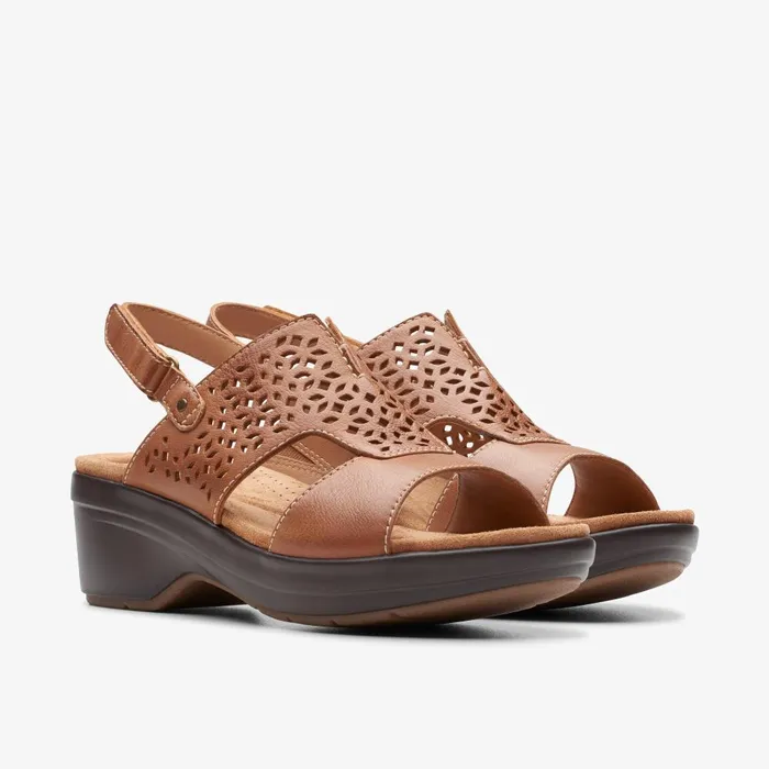 Tuleah Sun Tan Leather Women Clarks Sandals and Flip Flops