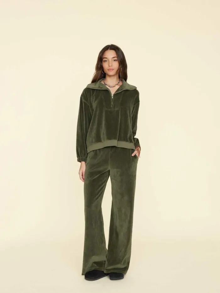 Xirena Olivine Mavis Velour Sweatpant Women Sweats and Tees