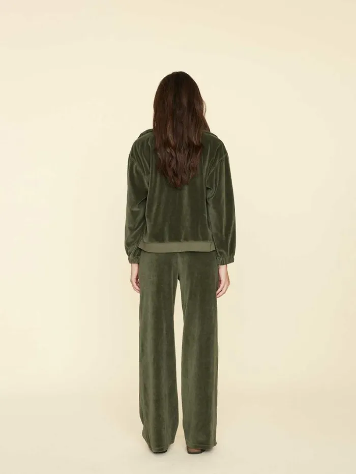 Xirena Olivine Mavis Velour Sweatpant Women Sweats and Tees